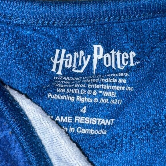 Size 4 Hogwarts Harry Potter pajamas well worn - Picture 5 of 5